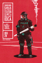 Carica l&#39;immagine nel visualizzatore di Gallery, SMOKING GANJA IN A POLICE STATION IS NOT A BRILLIANT IDEA Ganja Grodziskie pack 4 lattine 33 cl
